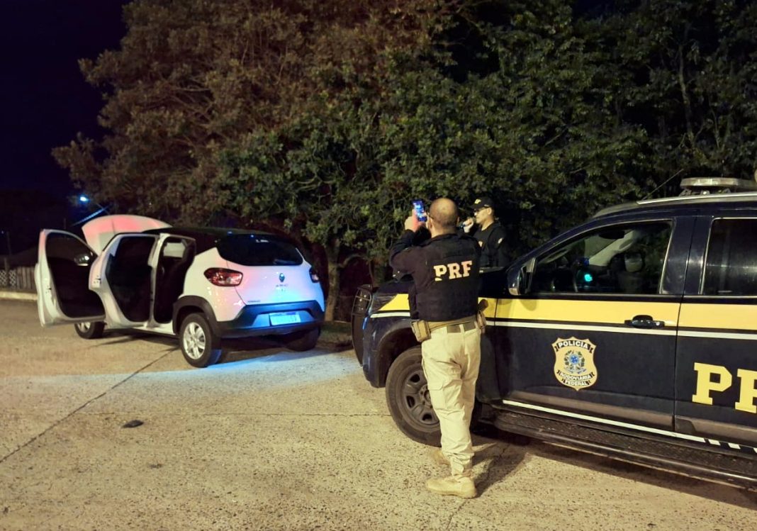 Adolescente flagrado em Mafra diz para a PRF que foi pago para levar carro clonado a outra cidade